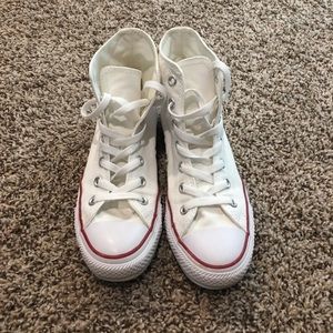 Women’s converse size 7